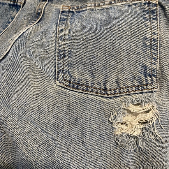 90s Distressed Grunge Vibes L.L.‎ Bean Vintage Women's Ripped Blue Denim Shorts - Picture 3 of 9